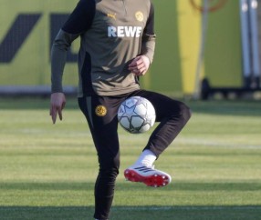 多特蒙德又出新星！赖尔森闪耀德甲，巴萨虎视眈眈